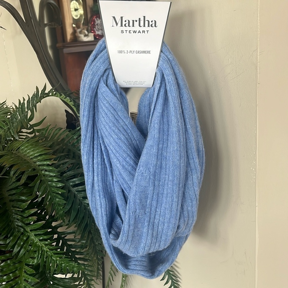 Brand New Martha Stewart 100% Two-Ply Cashmere Blue Infinity Loop Scarf